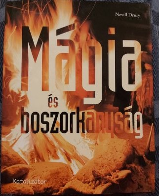 Mágia és boszorkányság - könyvborító