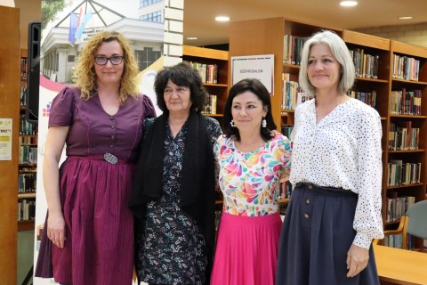dr. Szabó Katalin, gyermekkönyvtáros; Kovács Marianna, a Világszárnya Magyar Népmesemondó Szövetség tiszteletbeli elnöke;; Dr. Deák-Zsótér Boglárka, a Pompás Napok Egyesület elnöke; Kázsmér Ágnes könyvtárvezető